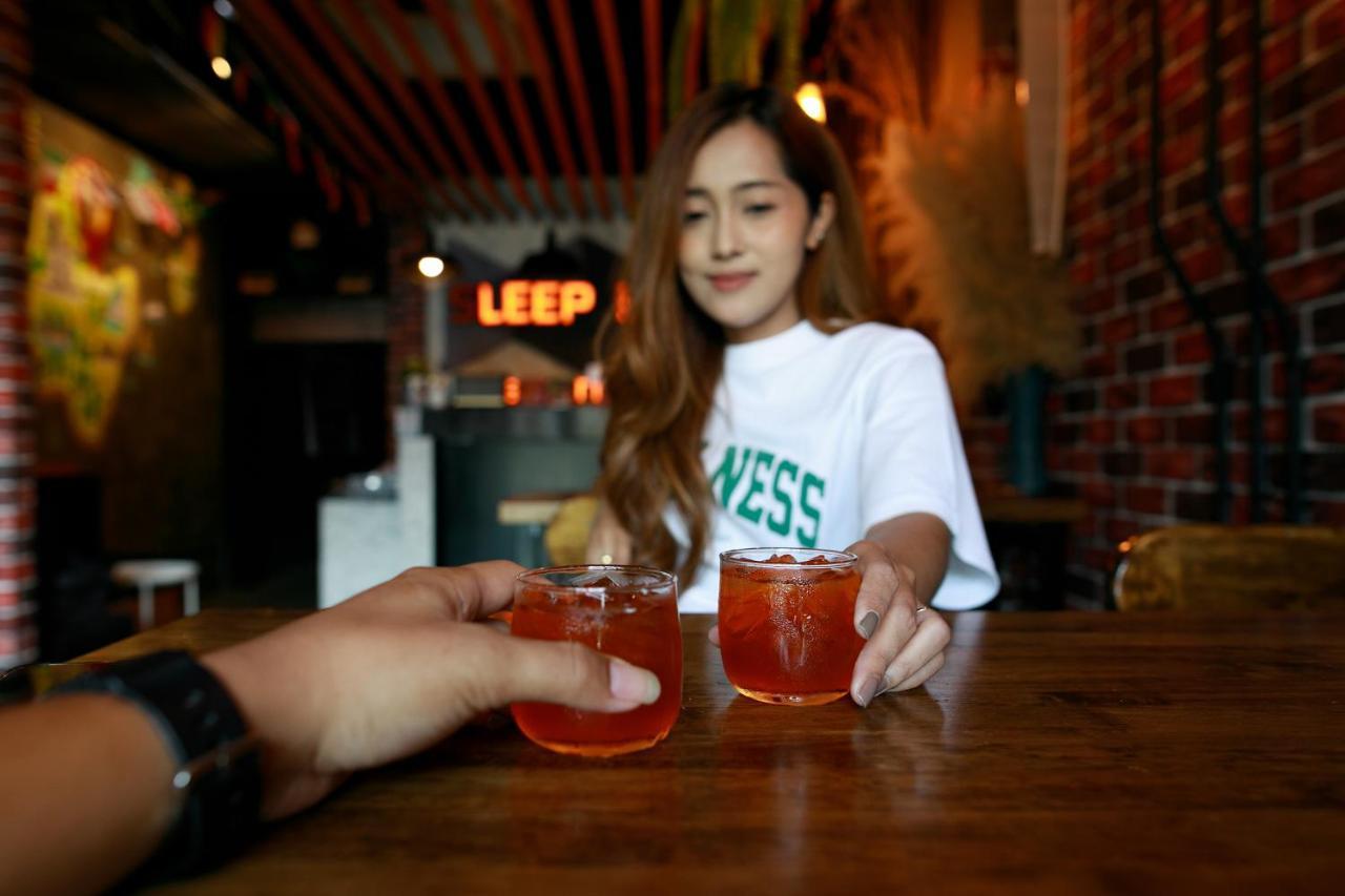 Sleepbox Hostel Suratthani Surat Thani Dış mekan fotoğraf