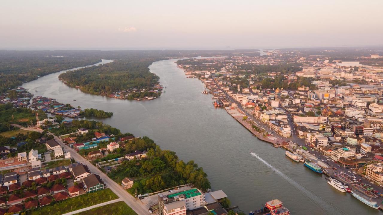 Sleepbox Hostel Suratthani Surat Thani Dış mekan fotoğraf