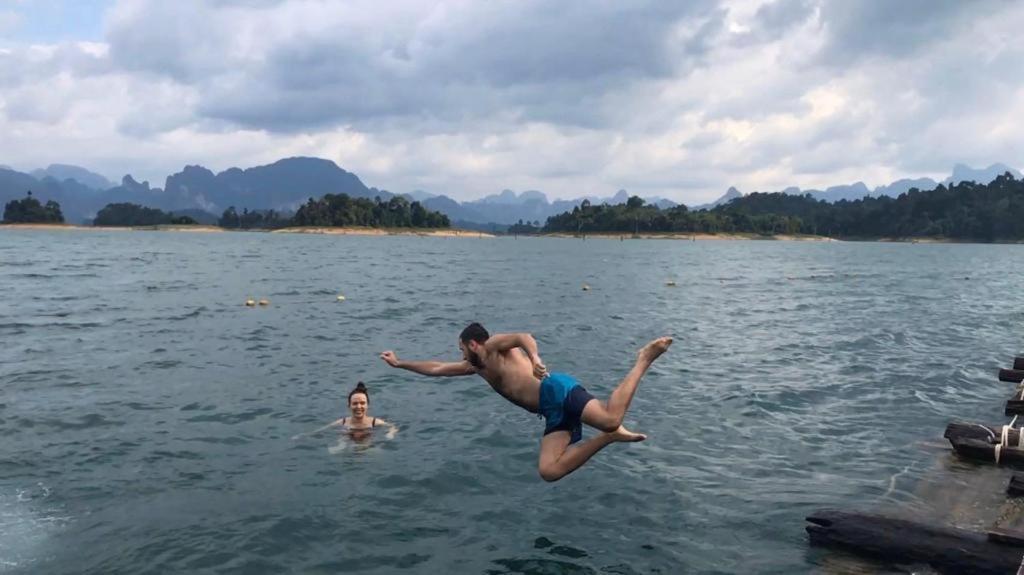 Sleepbox Hostel Suratthani Surat Thani Dış mekan fotoğraf