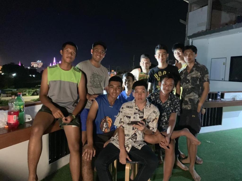 Sleepbox Hostel Suratthani Surat Thani Dış mekan fotoğraf