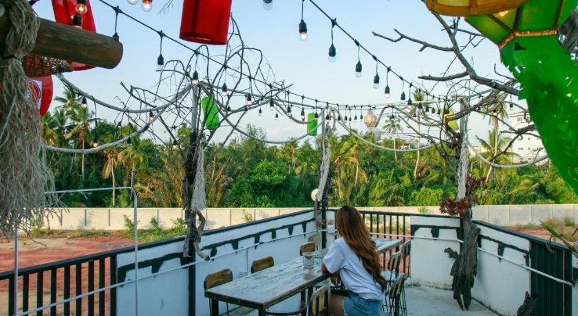 Sleepbox Hostel Suratthani Surat Thani Dış mekan fotoğraf