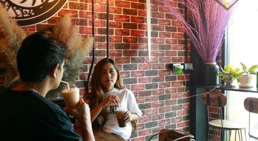 Sleepbox Hostel Suratthani Surat Thani Dış mekan fotoğraf