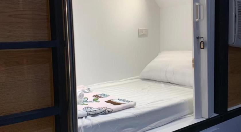 Sleepbox Hostel Suratthani Surat Thani Dış mekan fotoğraf